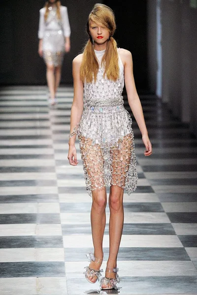 Look 35